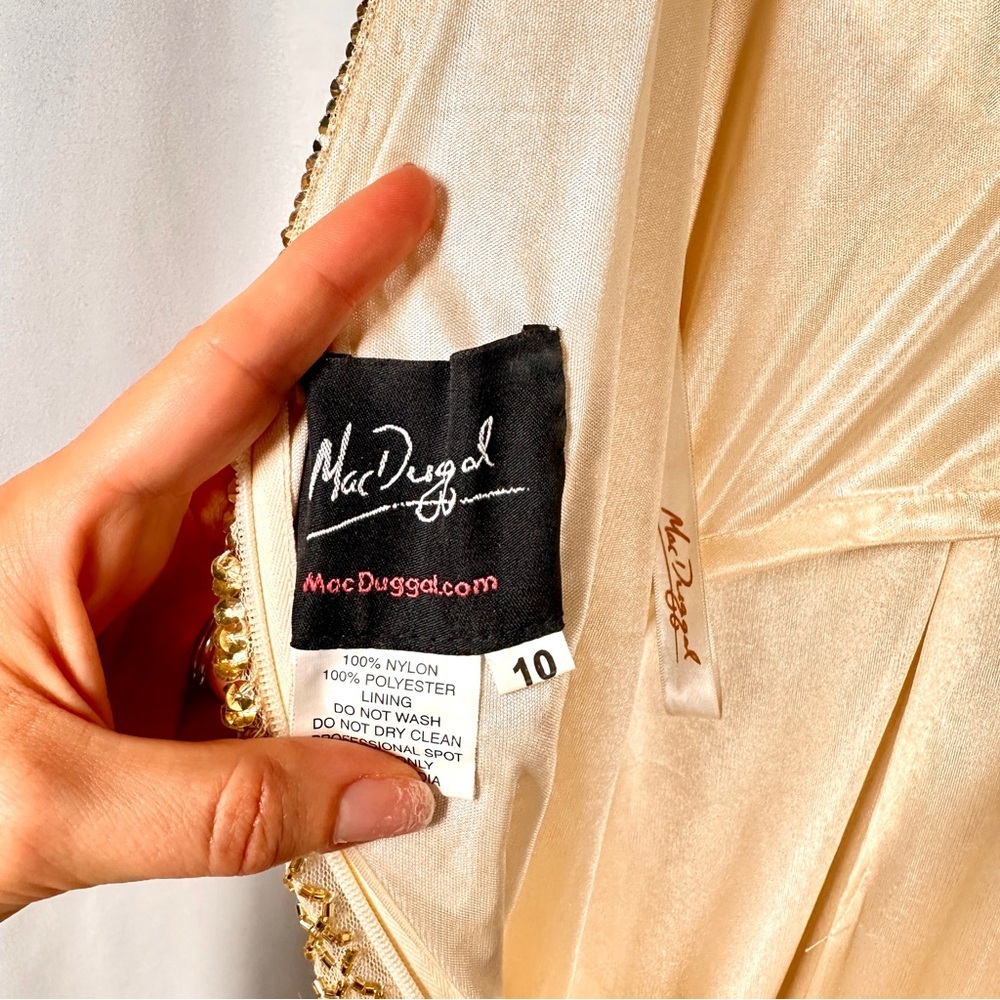 Mac Duggal Beaded V-Neck Evening Gown Gold Formal Gala Pageant Women's 10 - Picture 14 of 15